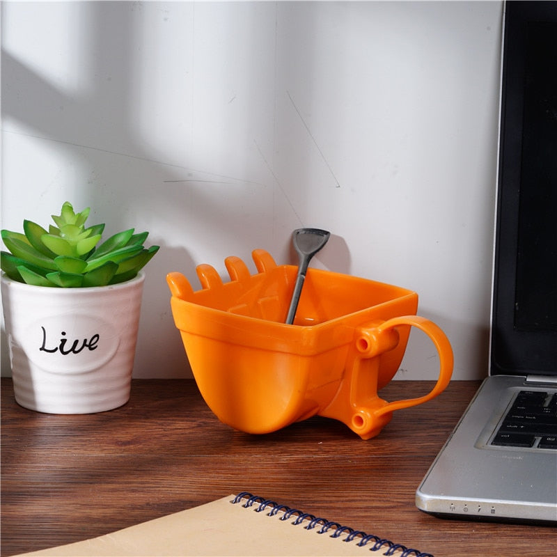 New Excavator Bucket Cup With Spade Shovel Spoon Funny Cup Digger Container Plastic Creative Cake Excavator Ashtray Bucket Cup